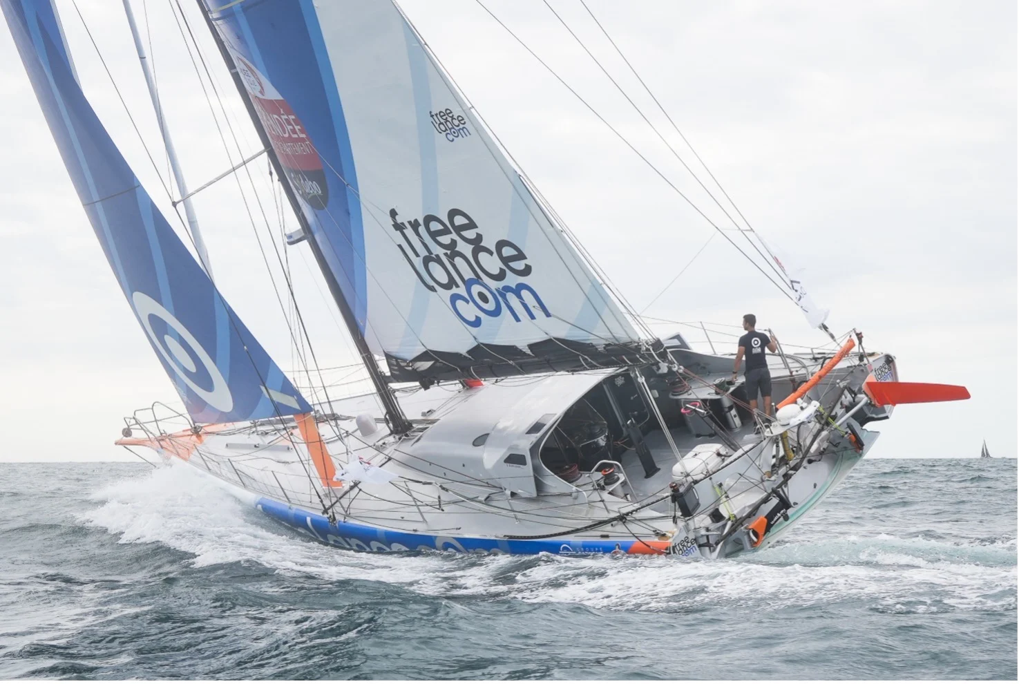 Guirec Soudée à la tête de son entreprise sur son bateau